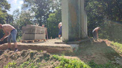 в Лучесе продолжается ремонт памятника - фото - 1